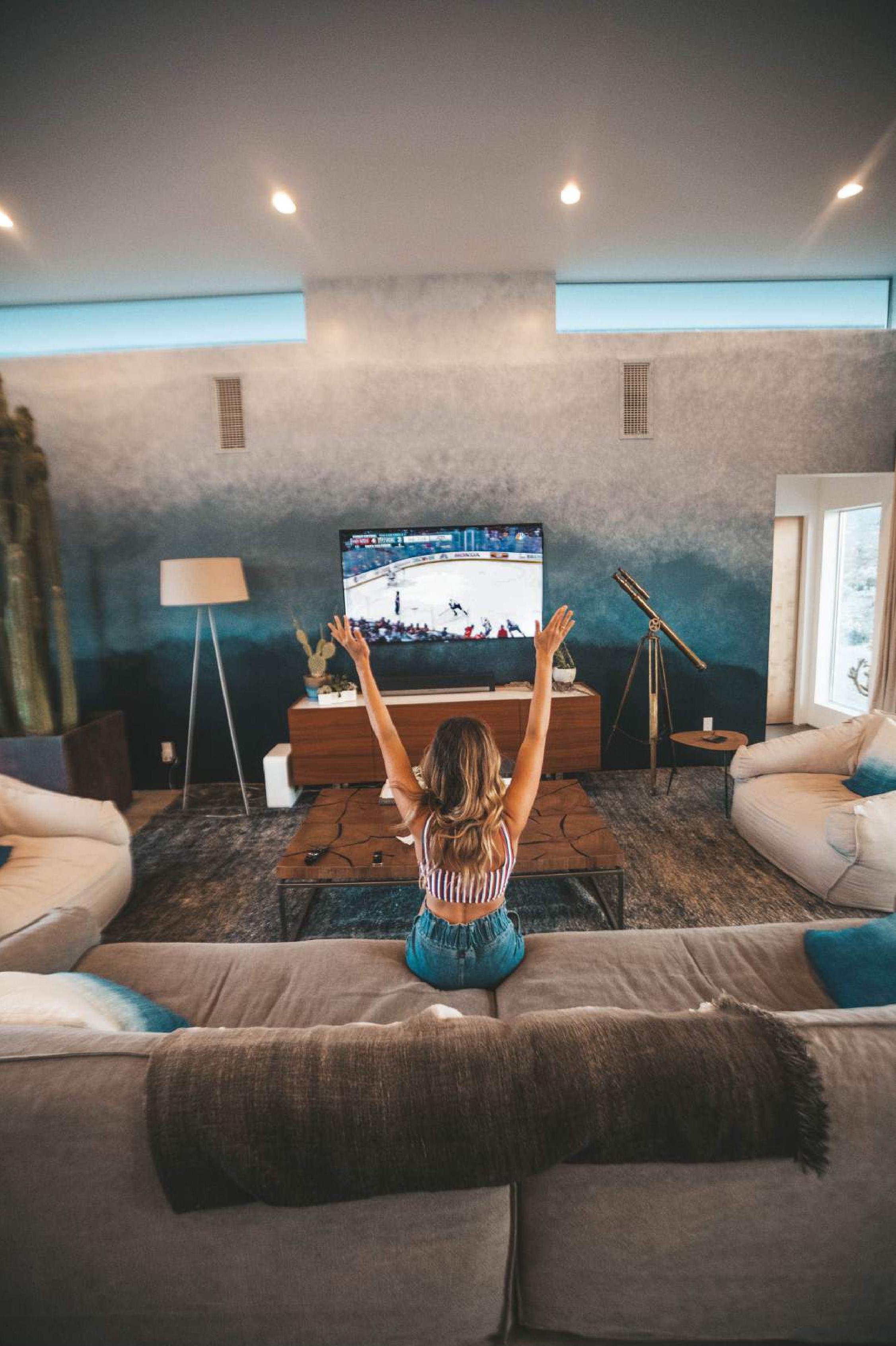 watching_tv